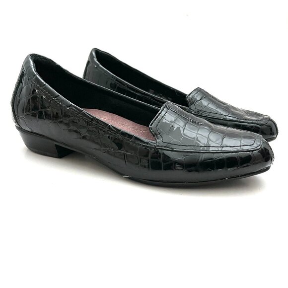 Clarks Artisan Keesha Luca Slip-On Loafer - Picture 1 of 13